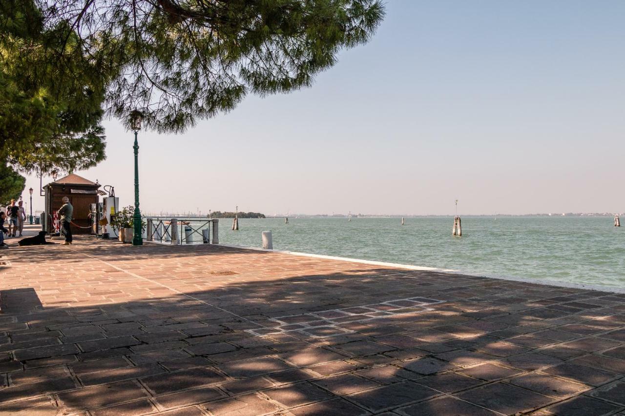 Sunny Nest Canal View In Venice Chic Movida Экстерьер фото