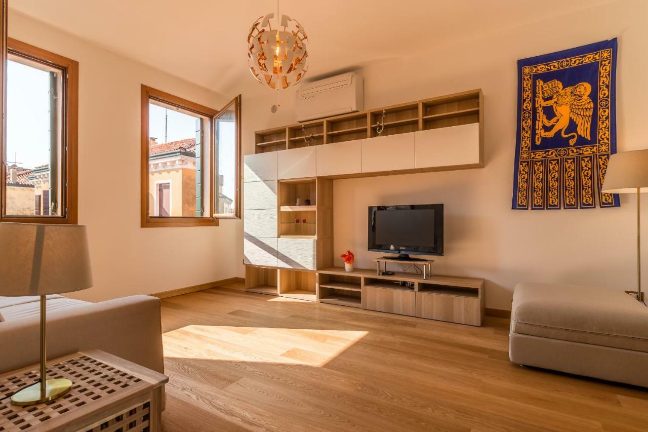Sunny Nest Canal View In Venice Chic Movida Экстерьер фото