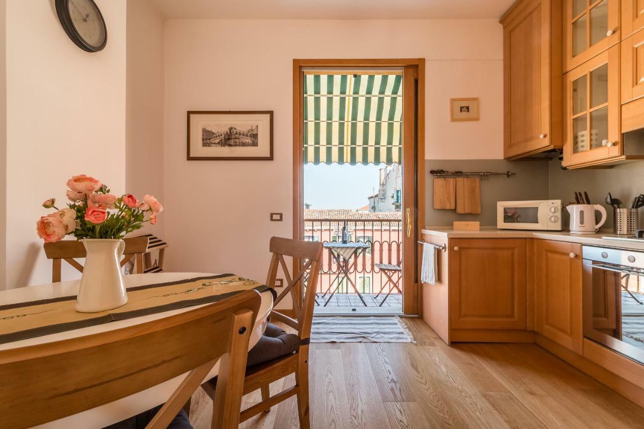 Sunny Nest Canal View In Venice Chic Movida Экстерьер фото
