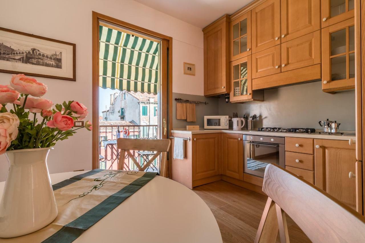 Sunny Nest Canal View In Venice Chic Movida Экстерьер фото