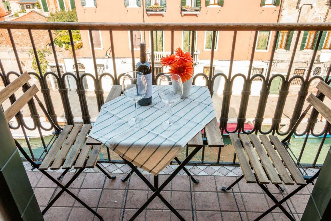 Sunny Nest Canal View In Venice Chic Movida Экстерьер фото